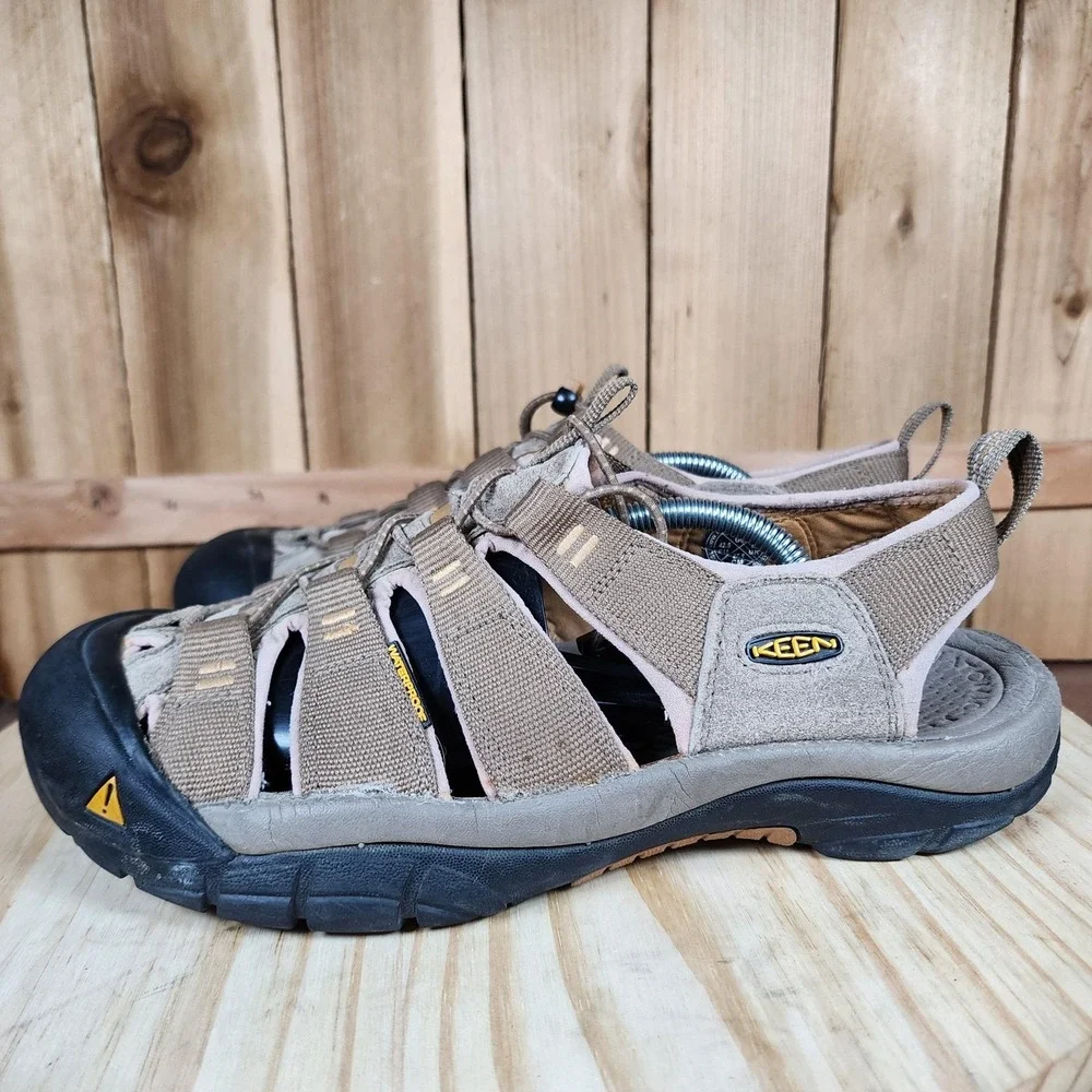 Keen Newport H2 Sandals Mens Size 9.5 Brown Hiking Water Shoes Closed Toe